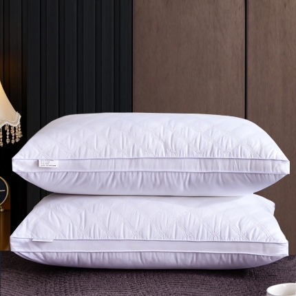 91家纺网 家纺一手货源 找家纺 兴丝露枕芯 全棉三线格绗缝枕头 立体枕 羽丝枕 全棉枕芯