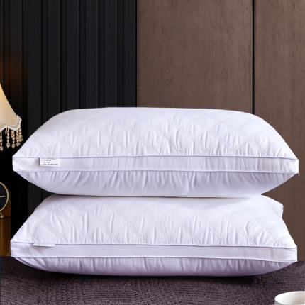 91家纺网 家纺一手货源 找家纺 兴丝露枕芯 五色全棉三线格羽丝枕  绗缝枕头 全棉立体枕芯 全棉枕芯