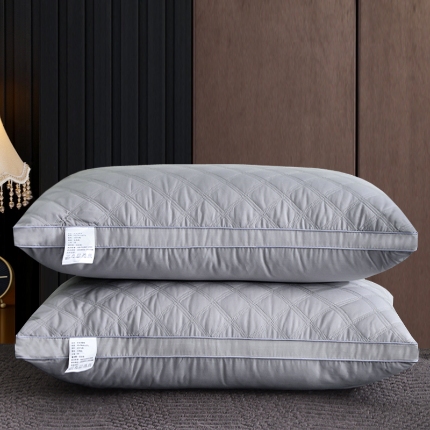 91家纺网 家纺一手货源 找家纺 兴丝露枕芯 五色全棉三线格羽丝枕  绗缝枕头 全棉立体枕芯 全棉枕芯