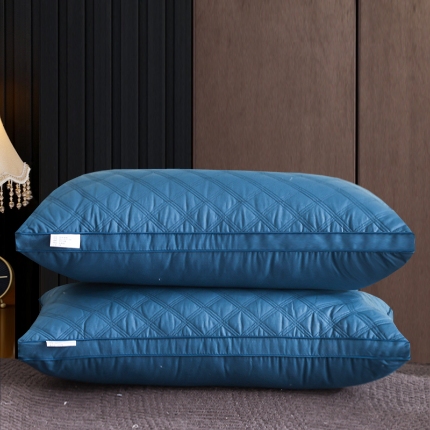 91家纺网 家纺一手货源 找家纺 兴丝露枕芯 五色全棉三线格羽丝枕  绗缝枕头 全棉立体枕芯 全棉枕芯