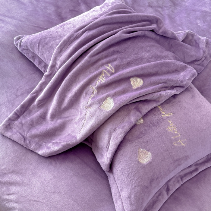 91家纺网 家纺一手货源 找家纺 （总）【苏东来】2024加厚大版花卉牛奶绒刺绣花四件套小清新公主风韩版婴儿绒宝宝绒兔绒法莱绒金貂绒四件套床单床盖款单被套 初恋紫