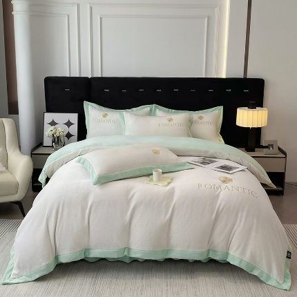 91家纺网 家纺一手货源 找家纺 （总）漫布云2025秋冬230g9斤全消光牛奶绒双拼绣花四件套绒宽边被套高端轻奢山茶花系列