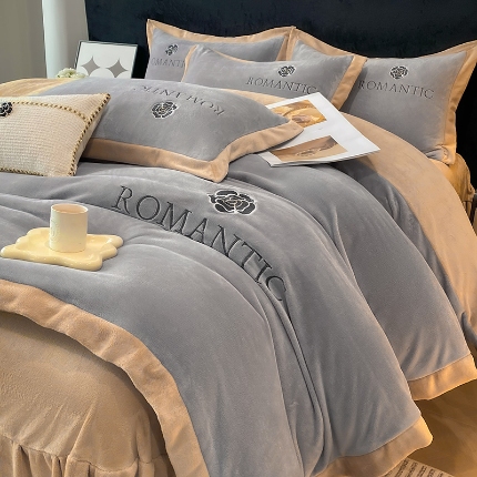 （总）漫布云家纺 2025新款A类全工艺高密度高克重轻奢绣花牛奶绒四件套宽边工艺-山茶系列