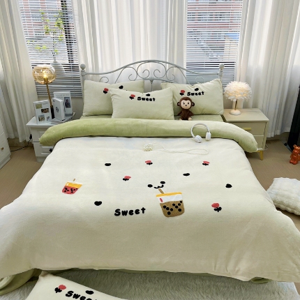 91家纺网 家纺一手货源 找家纺 （总）（总）鑫利来家纺 2025新款牛奶绒毛巾绣四件套加厚立体卡通牛奶绒四件套