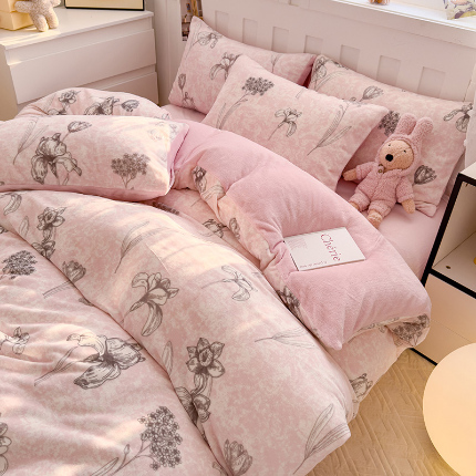 91家纺网 家纺一手货源 找家纺 枋梢家纺 2024新款加厚牛奶绒印花四件套 粉色佳人