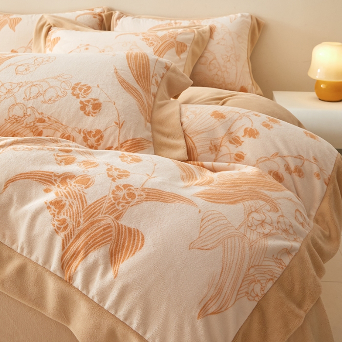 91家纺网 家纺一手货源 找家纺 （总）控价 2025新款高克重240克A类全消光印花牛奶绒四件套-铃兰