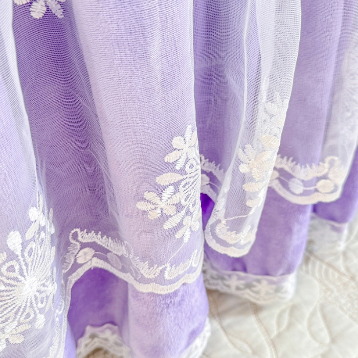 91家纺网 家纺一手货源 找家纺 苏米娜2024秋冬新款230g全消光牛奶绒床裙款三件套纯色蕾丝花边刺绣床裙款床盖款法莱绒婴儿绒金貂绒三件套  甜心—梦幻紫