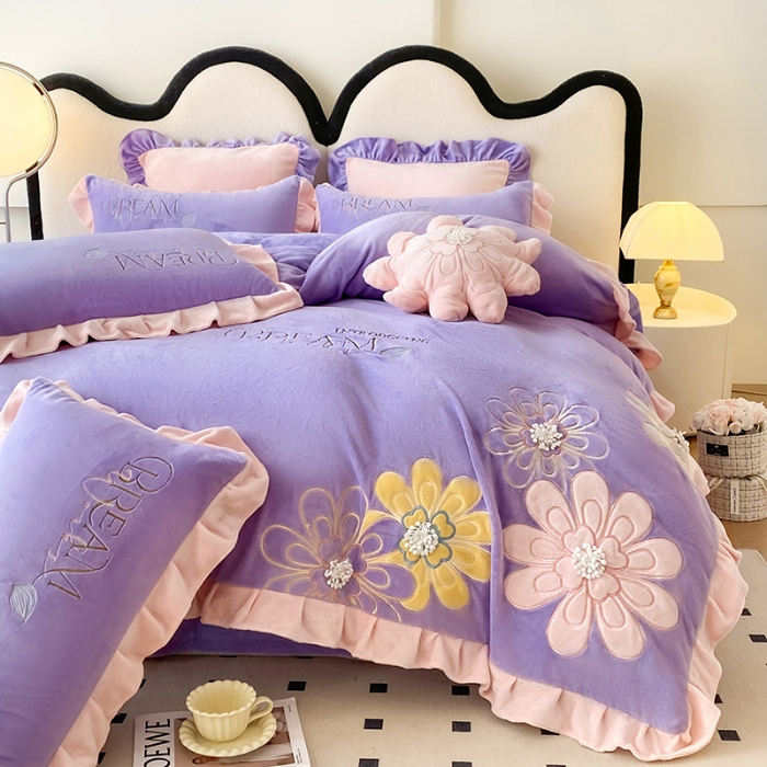 91家纺网 家纺一手货源 找家纺 9斤高端韩版少女心法式公主风贴布绣花牛奶绒四件套小清新绒兔毛绒法莱绒床盖被套丝绒兔毛绒法莱绒床盖被套 潘多拉—梦幻紫 