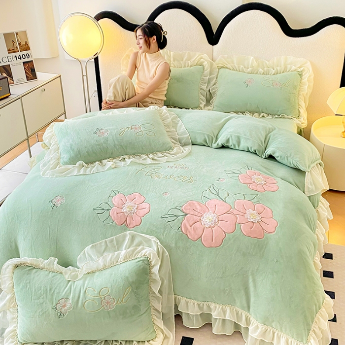 91家纺网 家纺一手货源 找家纺 2024加厚大版花卉牛奶绒刺绣花四件套小清新公主风韩版婴儿绒宝宝绒兔绒法莱绒金貂绒四件套床单床盖款单被套   安琪儿—新芽绿