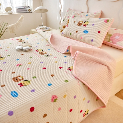 91家纺网 家纺一手货源 找家纺 （总）X猫先生 2024新款牛奶绒床盖床垫小清新印花夹棉水洗棉炕盖双面两用