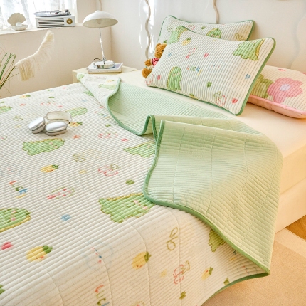 91家纺网 家纺一手货源 找家纺 X猫先生 2024新款牛奶绒床盖床垫小清新印花夹棉水洗棉炕盖双面两用 幸运独角龙（绒）