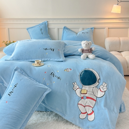 （总）苏东来2025秋冬新款高克重加厚牛奶绒四件套大版卡通牛奶绒刺绣贴布绣床裙款四件套金貂绒婴儿绒四件套