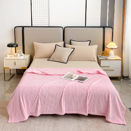 91家纺网 家纺一手货源 找家纺 （总）一帆毯业 2024新款抽条压缩代发抽空跨境外贸260克兔毛珊瑚法兰绒空调毯子抽条毛毯简约牛奶绒盖毯