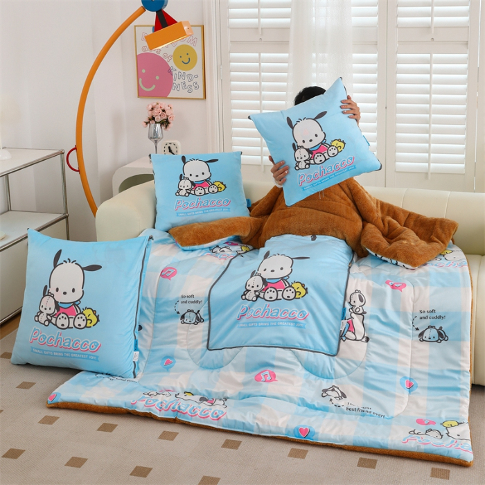 91家纺网 家纺一手货源 找家纺 照世家纺 2024新款三丽鸥印花抱枕被（控价59、82、109、139） 帕恰狗