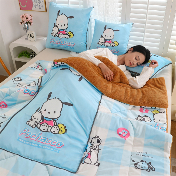 91家纺网 家纺一手货源 找家纺 照世家纺 2024新款三丽鸥印花抱枕被（控价59、82、109、139） 帕恰狗