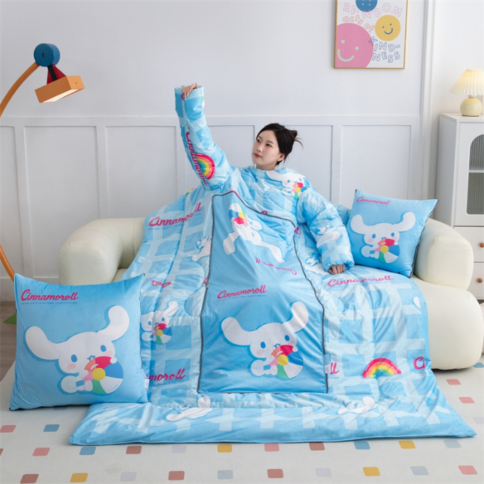 91家纺网 家纺一手货源 找家纺 照世家纺 2024新款卡通三丽鸥水晶绒多功能带袖一体式抱枕被 玉桂狗
