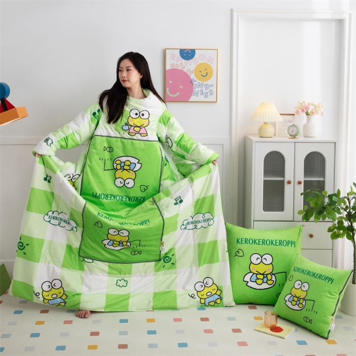 91家纺网 家纺一手货源 找家纺 照世家纺 2024新款卡通三丽鸥水晶绒多功能带袖一体式抱枕被 大眼蛙