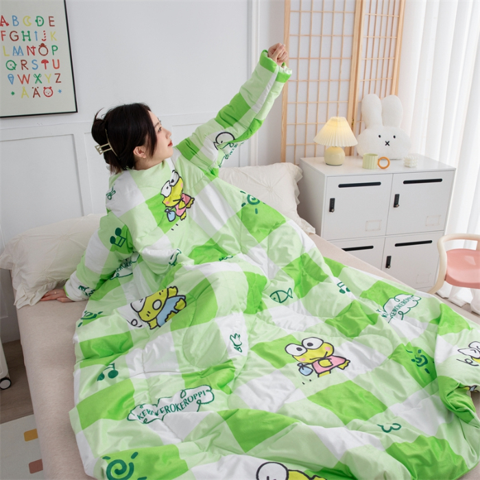 91家纺网 家纺一手货源 找家纺 照世家纺 2024新款卡通三丽鸥水晶绒多功能带袖一体式懒人被 大眼蛙