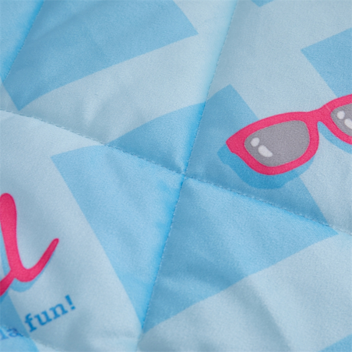 91家纺网 家纺一手货源 找家纺 照世家纺 2024新款卡通三丽鸥水晶绒多功能带袖一体式懒人被 玉桂狗