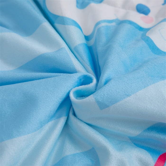 91家纺网 家纺一手货源 找家纺 照世家纺 2024新款卡通三丽鸥水晶绒多功能带袖一体式懒人被 玉桂狗