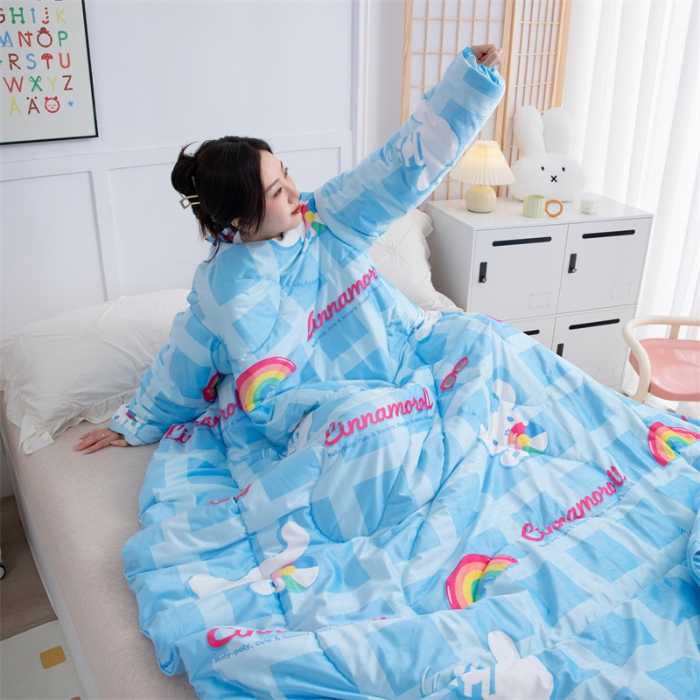 91家纺网 家纺一手货源 找家纺 照世家纺 2024新款卡通三丽鸥水晶绒多功能带袖一体式懒人被 玉桂狗