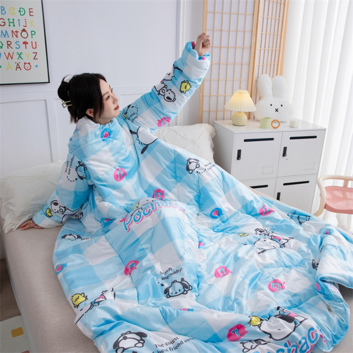 91家纺网 家纺一手货源 找家纺 照世家纺 2024新款卡通三丽鸥水晶绒多功能带袖一体式懒人被 帕恰狗