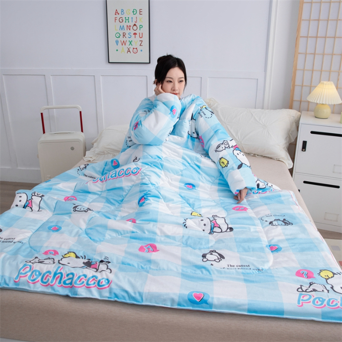 91家纺网 家纺一手货源 找家纺 照世家纺 2024新款卡通三丽鸥水晶绒多功能带袖一体式懒人被 帕恰狗