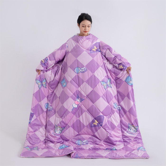 91家纺网 家纺一手货源 找家纺 照世家纺 2024新款卡通三丽鸥水晶绒多功能带袖一体式懒人被 库洛米