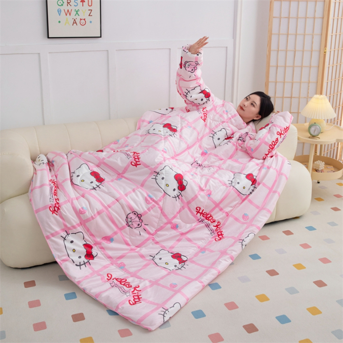 91家纺网 家纺一手货源 找家纺 照世家纺 2024新款卡通三丽鸥水晶绒多功能带袖一体式懒人被 凯蒂猫