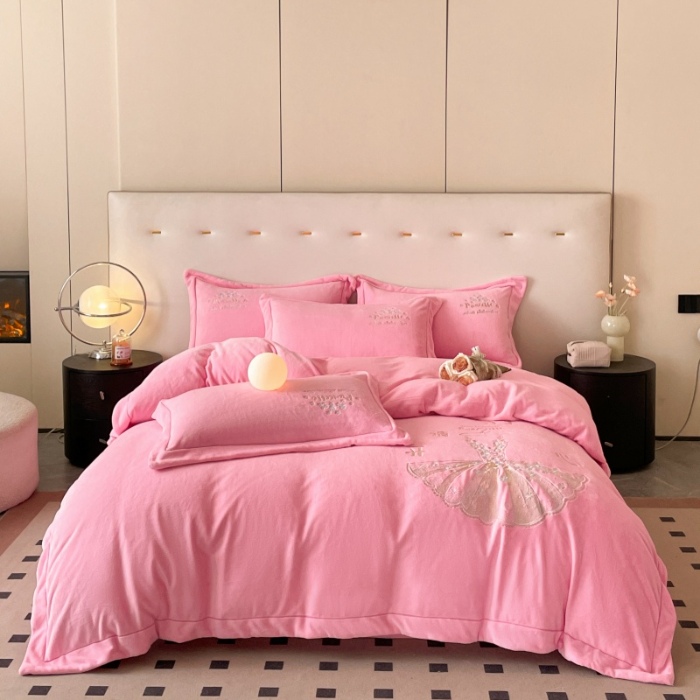 91家纺网 家纺一手货源 找家纺 （总）新方向 2025新款全消光A类牛奶绒四件套-公主请开心2