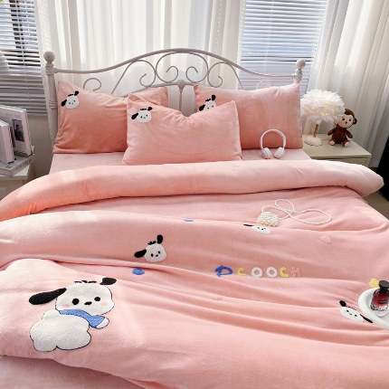 91家纺网 家纺一手货源 找家纺 （总）逸林家纺《原希尔顿逸林》 2024新款牛奶绒毛巾绣四件套加厚立体卡通牛奶绒四件套