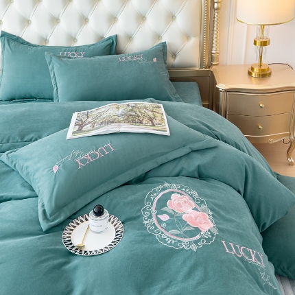 91家纺网 家纺一手货源 找家纺 （总）逸林家纺《原希尔顿逸林》 2024新款斜纹磨毛四件套水洗斜纹棉蛋白棉绣花四件套 爱丽丝系列