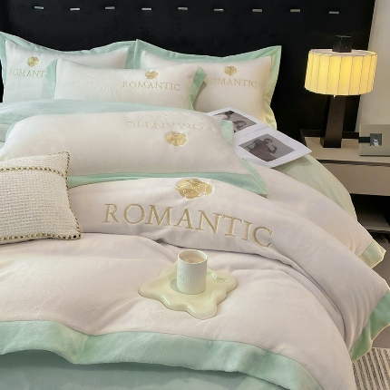 91家纺网 家纺一手货源 找家纺 （总）漫布云2025秋冬230g9斤全消光牛奶绒双拼绣花四件套绒宽边被套高端轻奢山茶花系列