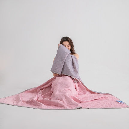 91家纺网 家纺一手货源 找家纺 （总）安琪 2025新款凉感丝冰淇淋夏被纯色印花空调被直播跨境外贸爆款常年不断货