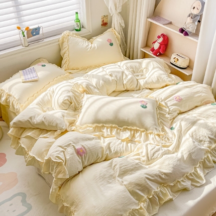 91家纺网 家纺一手货源 找家纺 （总）2025新款韩版水洗棉花边毛巾绣四件套圆角吊边床单款四件套（A类报告，要图加15896250785）