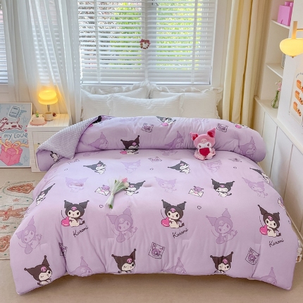 91家纺网 家纺一手货源 找家纺 （总）莱登卡奴 2025春夏款A类针织棉三丽鸥豆豆被大豆被夏被场景1