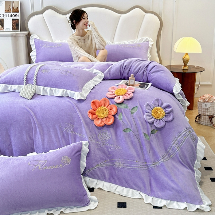91家纺网 家纺一手货源 找家纺 9斤高端韩版少女心法式公主风贴布绣花牛奶绒四件套小清新绒兔毛绒法莱绒床盖被套丝绒兔毛绒法莱绒床盖被套  锦上添花-梦幻紫 