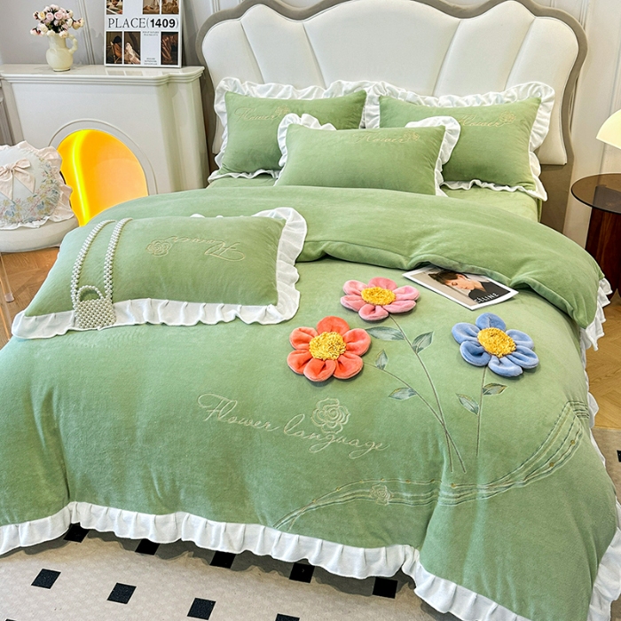 91家纺网 家纺一手货源 找家纺 9斤高端韩版少女心法式公主风贴布绣花牛奶绒四件套小清新绒兔毛绒法莱绒床盖被套丝绒兔毛绒法莱绒床盖被套 锦上添花-新芽绿 
