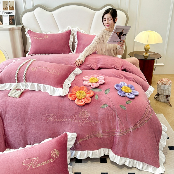91家纺网 家纺一手货源 找家纺 9斤高端韩版少女心法式公主风贴布绣花牛奶绒四件套小清新绒兔毛绒法莱绒床盖被套丝绒兔毛绒法莱绒床盖被套 锦上添花-豆沙红 