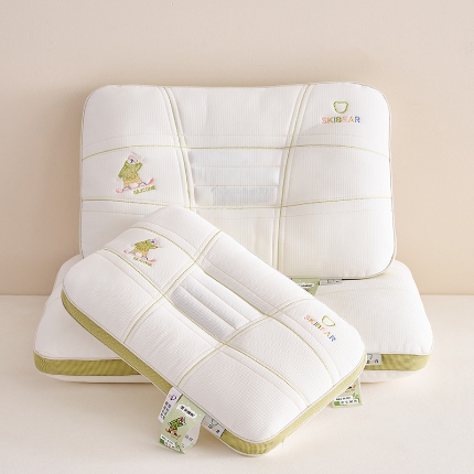 91家纺网 家纺一手货源 找家纺 （总）乐可 2024新款滑板熊决明子枕儿童枕学生枕 枕头枕芯