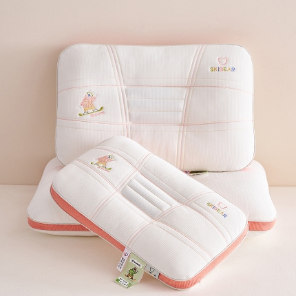 91家纺网 家纺一手货源 找家纺 （总）乐可 2024新款滑板熊决明子枕儿童枕学生枕 枕头枕芯