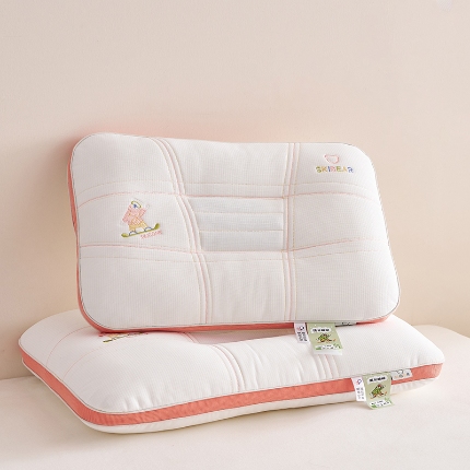 91家纺网 家纺一手货源 找家纺 （总）乐可 2024新款滑板熊决明子枕儿童枕学生枕 枕头枕芯