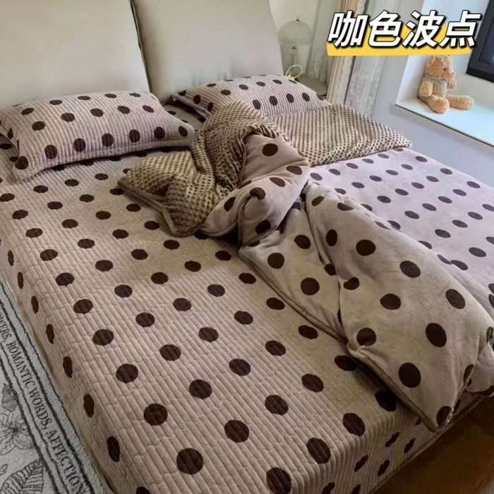 91家纺网 家纺一手货源 找家纺 （总）豆豆绒被罩款四件套 牛奶绒床盖三件套 冬季夹棉加绒床盖枕套