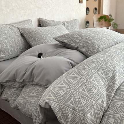 91家纺网 家纺一手货源 找家纺 （总）宜代光年 2024新款开学季60支全棉水洗棉色织提花四件套