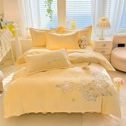 91家纺网 家纺一手货源 找家纺 （总）漫布云2025大版花卉牛奶绒四件套小香风高克重加厚兔毛绒240g牛奶绒工艺款刺绣花四件套婴儿宝宝兔兔绒法莱金貂绒刺绣花四件套