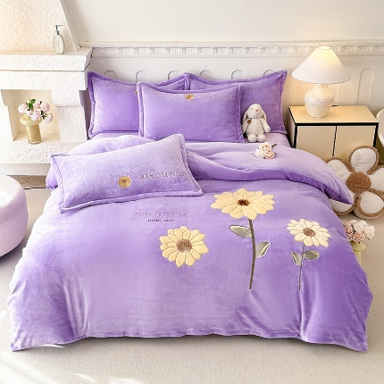 91家纺网 家纺一手货源 找家纺 （总）漫布云2025大版花卉牛奶绒四件套小香风高克重加厚兔毛绒240g牛奶绒工艺款刺绣花四件套婴儿宝宝兔兔绒法莱金貂绒刺绣花四件套