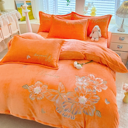 91家纺网 家纺一手货源 找家纺 （总）漫布云2025大版花卉牛奶绒四件套小香风高克重加厚兔毛绒240g牛奶绒工艺款刺绣花四件套婴儿宝宝兔兔绒法莱金貂绒刺绣花四件套