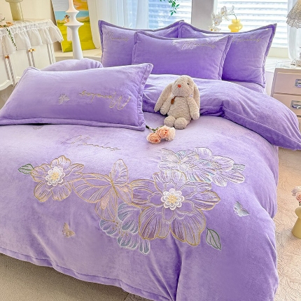 91家纺网 家纺一手货源 找家纺 （总）漫布云2025大版花卉牛奶绒四件套小香风高克重加厚兔毛绒240g牛奶绒工艺款刺绣花四件套婴儿宝宝兔兔绒法莱金貂绒刺绣花四件套