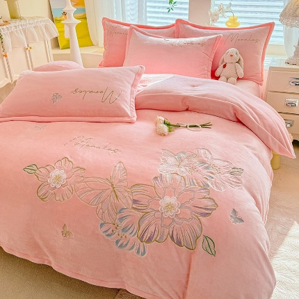 91家纺网 家纺一手货源 找家纺 （总）漫布云2025大版花卉牛奶绒四件套小香风高克重加厚兔毛绒240g牛奶绒工艺款刺绣花四件套婴儿宝宝兔兔绒法莱金貂绒刺绣花四件套