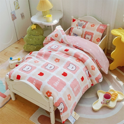 91家纺网 家纺一手货源 找家纺 禧缘家纺（原梦想家） 2024新款儿童牛奶绒三件套 格子熊